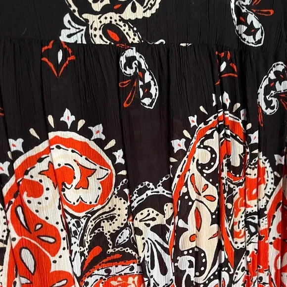 LOFT Black and Red Paisley Blouse - Picture 3 of 6